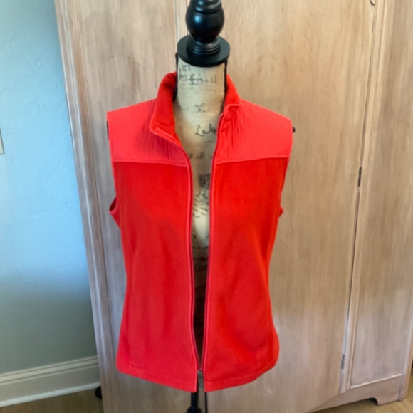 Talbots quilted red fleece jacket vest full zip athletic travel Holiday warm M - Picture 2 of 15